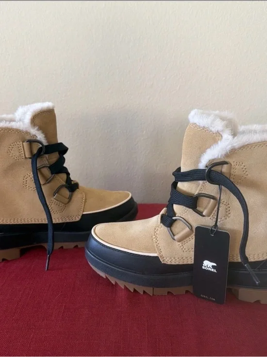 Sorel Beige Tan Winter Rain Boots with Black Soles - Picture 6 of 6